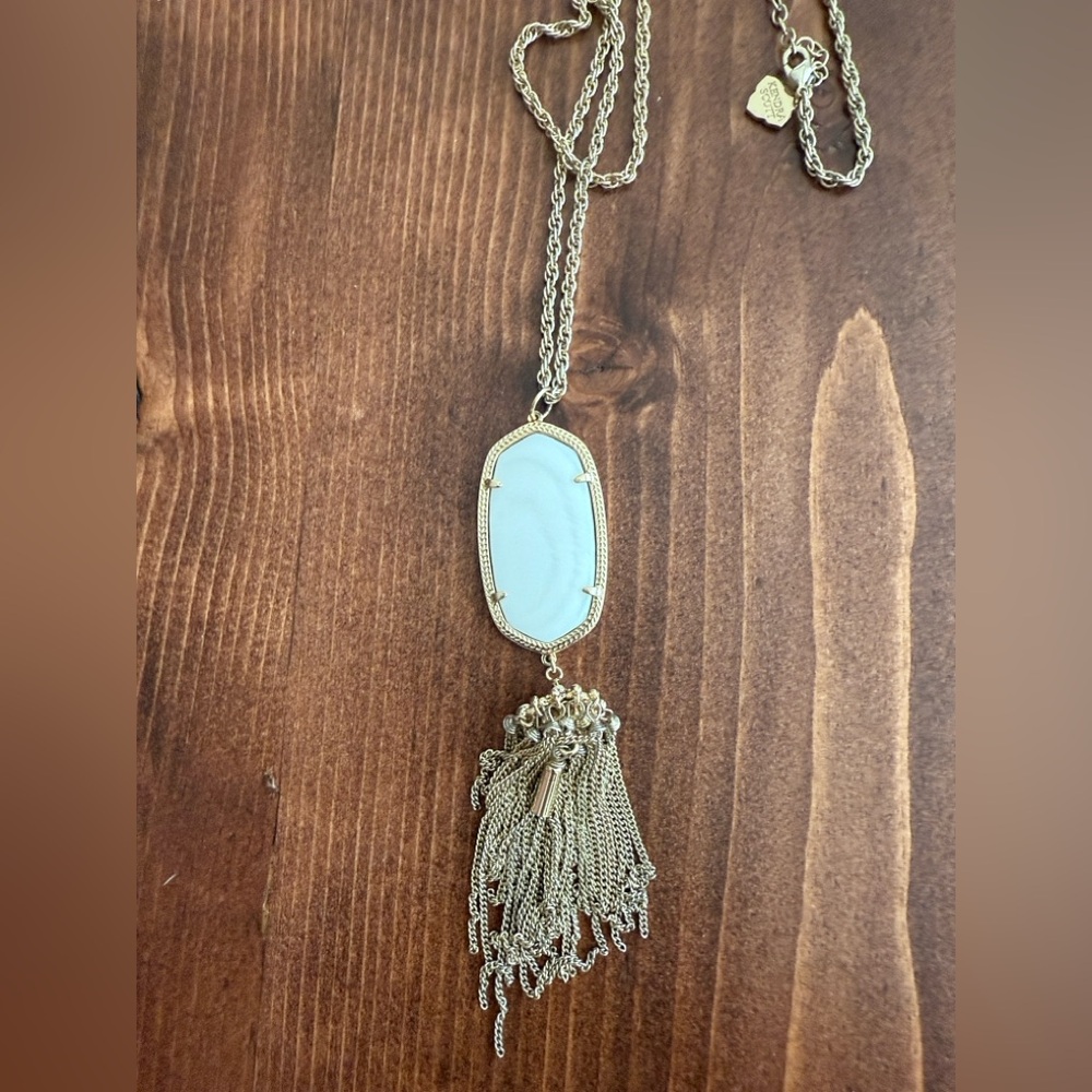 Kendra Scott Elegant Gold and White Pendant Necklace